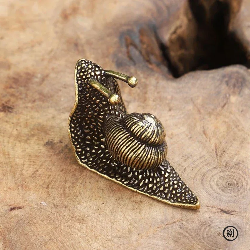 Snail figurine Vintage Pure Copper Pet Tea Snail Ornament Mini Snail Figurine Tea Pet Ceremony Collection Decoration Desktop Plaything