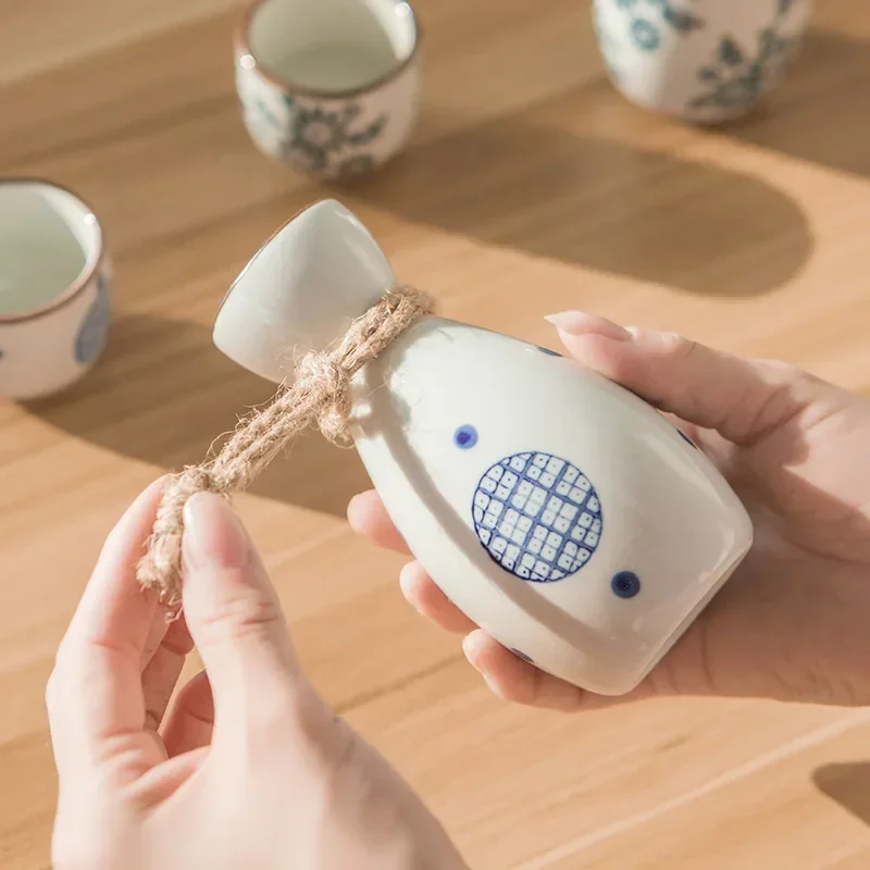 Vintage Japanese Sake Ware Ceramic Flower Wine Pot and Cup Home Kitchen Restaurant Wine Dispenser Drinking Supplies Accessories