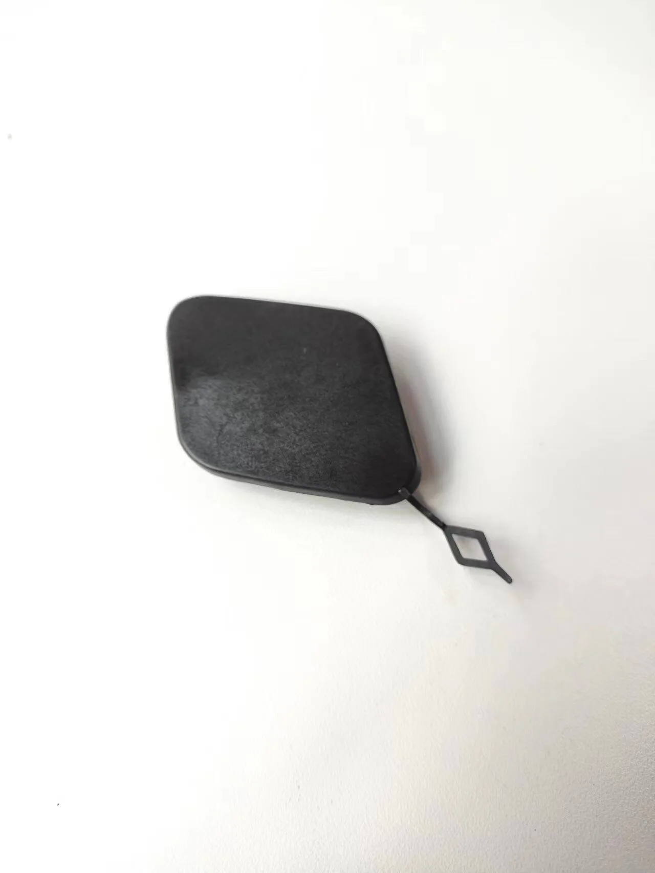 

1UA98TZZAC for Dodge Darts 2012-2016 Trailer hook cover 1.4L