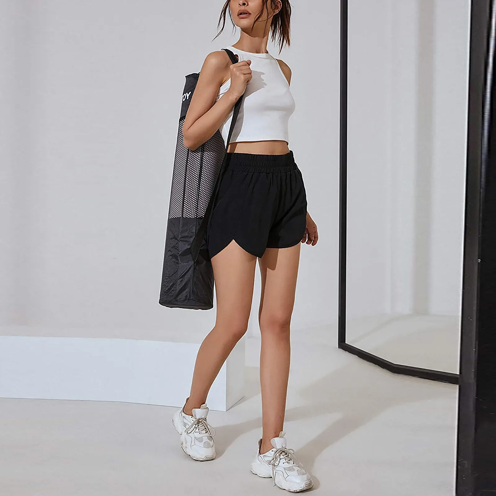 2025 Womens Yoga Outfits High Waist Shorts Exercise Short Pants Fitness Wear Girls Running Elastic Adult Pants Sportswear 2