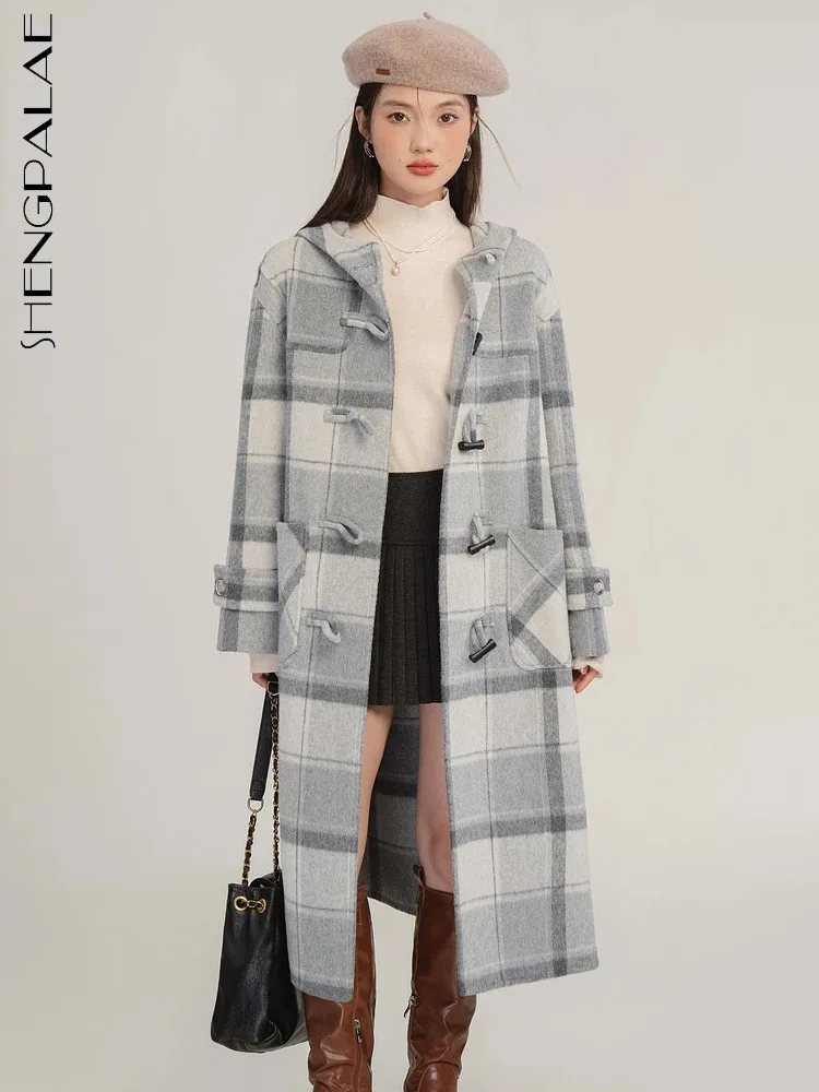 

SHENGPALAE Autumn Vintage Hooded Woolen Coat 2023 New Women Plaid Horn Button Straight Blends Jacket Female Pocket Outwear R7782