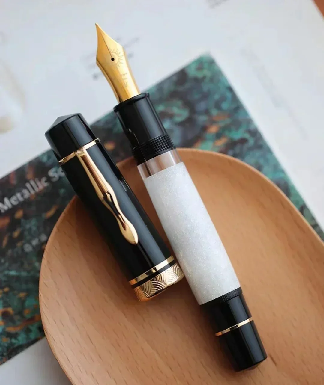 MAJOHN P139 Hemingway Large Piston Filler Fountain Pen Special Big Blade Nib No.8 F/M Structure Writing Gift Pens Office Supply