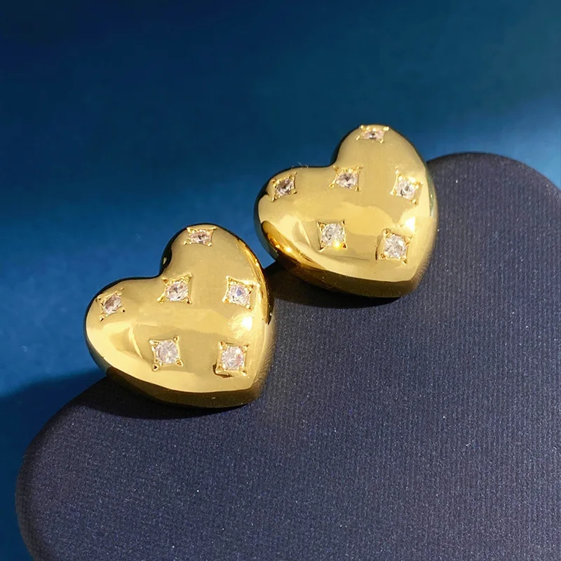 

European and American love micro inlaid zircon small fresh and sweet peach heart shaped earrings