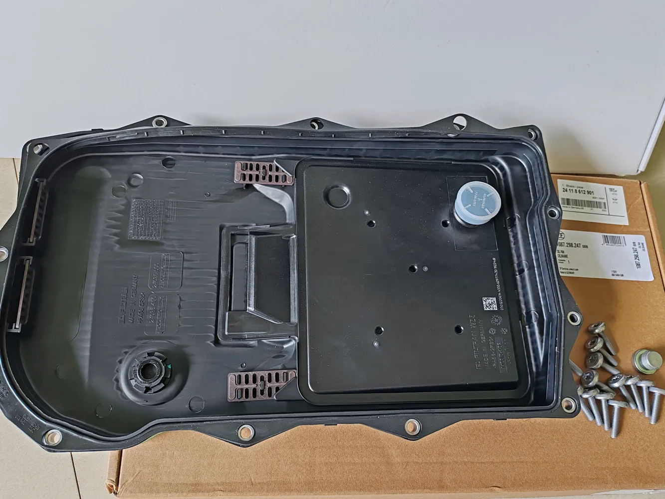 2 Years Warranty Genuine 24118612901 24117624192 Transmission Oil Pan For BMW 228i 320i X3 X4 X5 X6 Jaguar XJ XF 24117613253