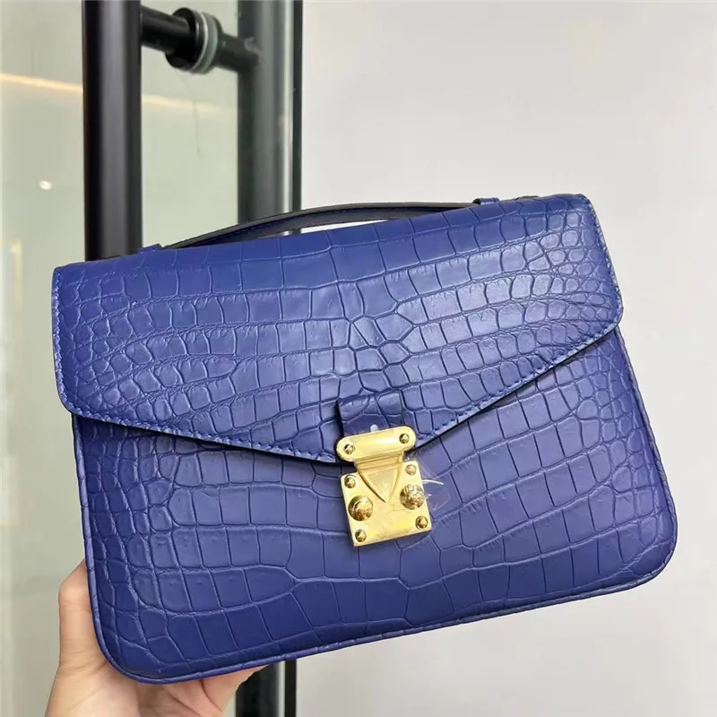 Рисунок 6 - Женский кошелек из натуральной крокодиловой кожи