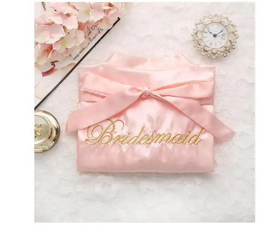 Damigella d'onore rosa