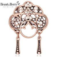 Beaut&Berry Fashion Face Brooches for Women Unisex Character Pins Friends Party Gifts Banquet Jewellery Accessories