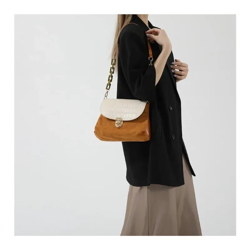 

BAO Female New Spring/Summer 2024 High Sense Minority Crossbody Bag Female New South Wind France Roaming Shoulder Bag