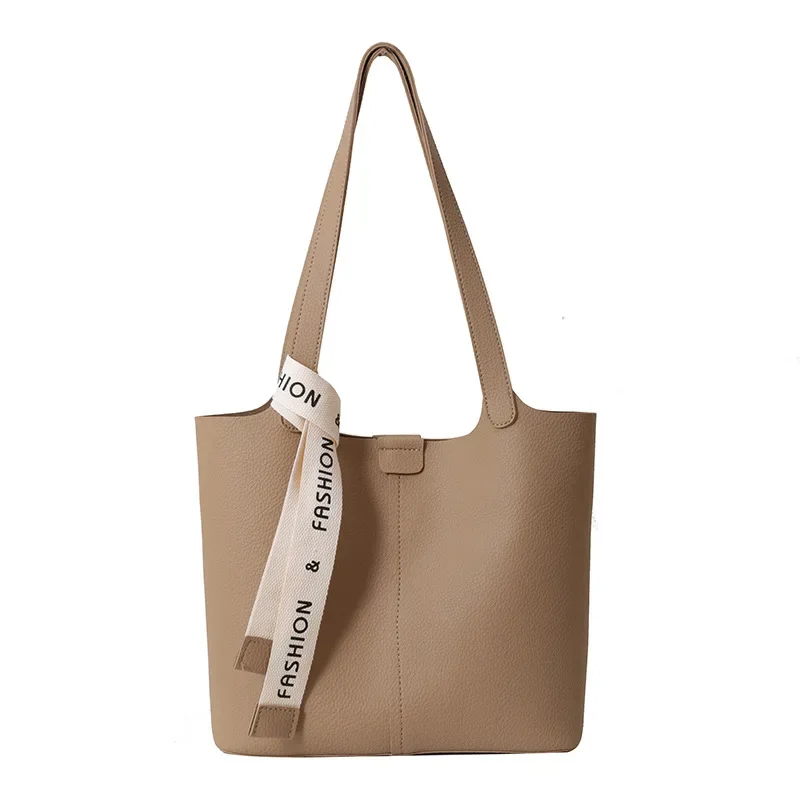 French Minority Simple Large Capacity Commuter Tote Female 2024 New Fashion All-Matching Soft Leather Shoulder Large Bag