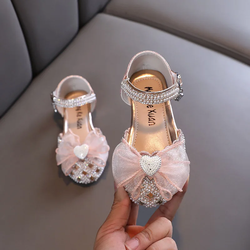

AINYFU Girls Lace Bow Leather Sandals Children's Pearl Princess Sandals Kids Sweet Rhinestone Baby Soft Bottom Shoes Size 21-36