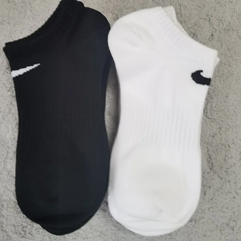 

Winter thickened non-slip soccer socks men's socks women's white socks basketball tennis sports socks grip bike riding ike socks