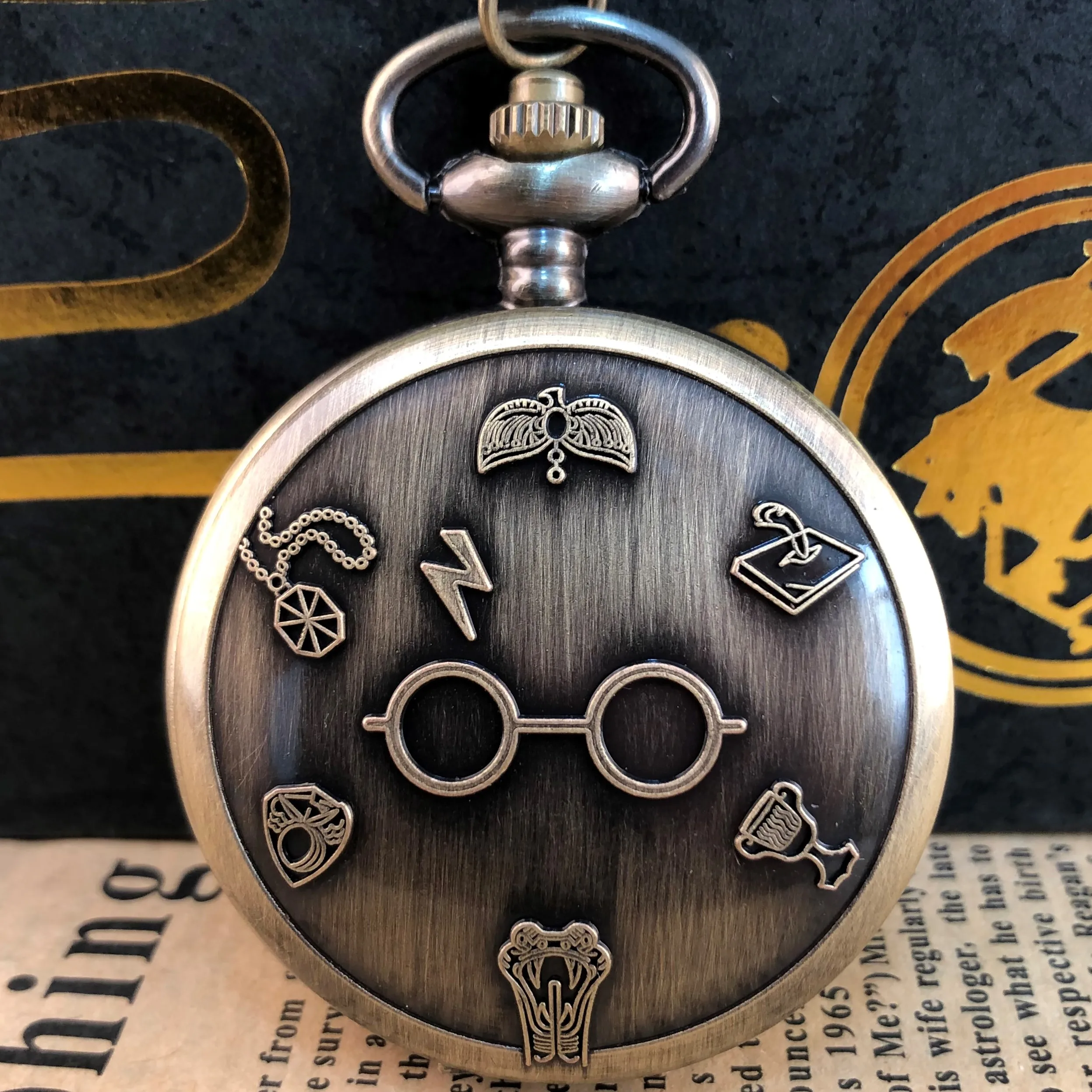 

Classic Quartz Pocket Watch Small Object Design Arabic Numerals Pop Decorative Belt Chain Pendant Clock Men Women Gift Souvenirs