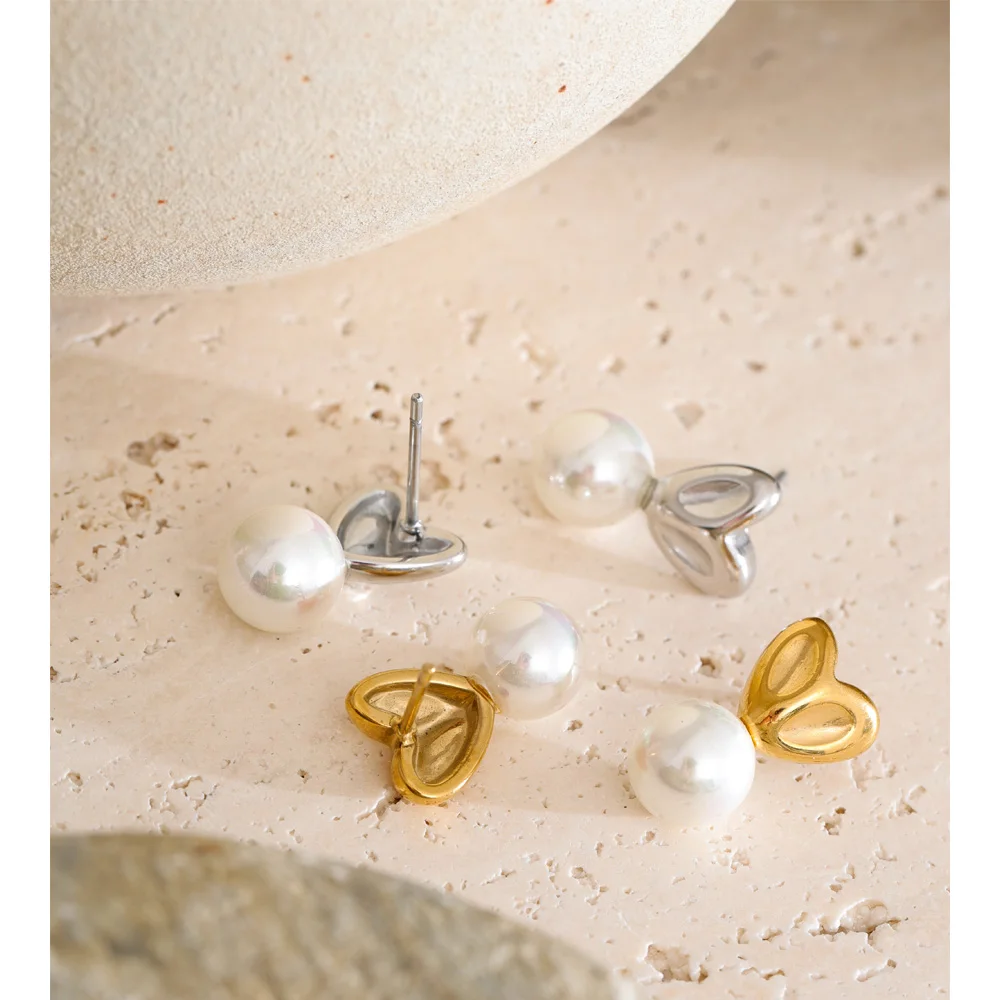 Yhpup Small Heart Stud Earrings