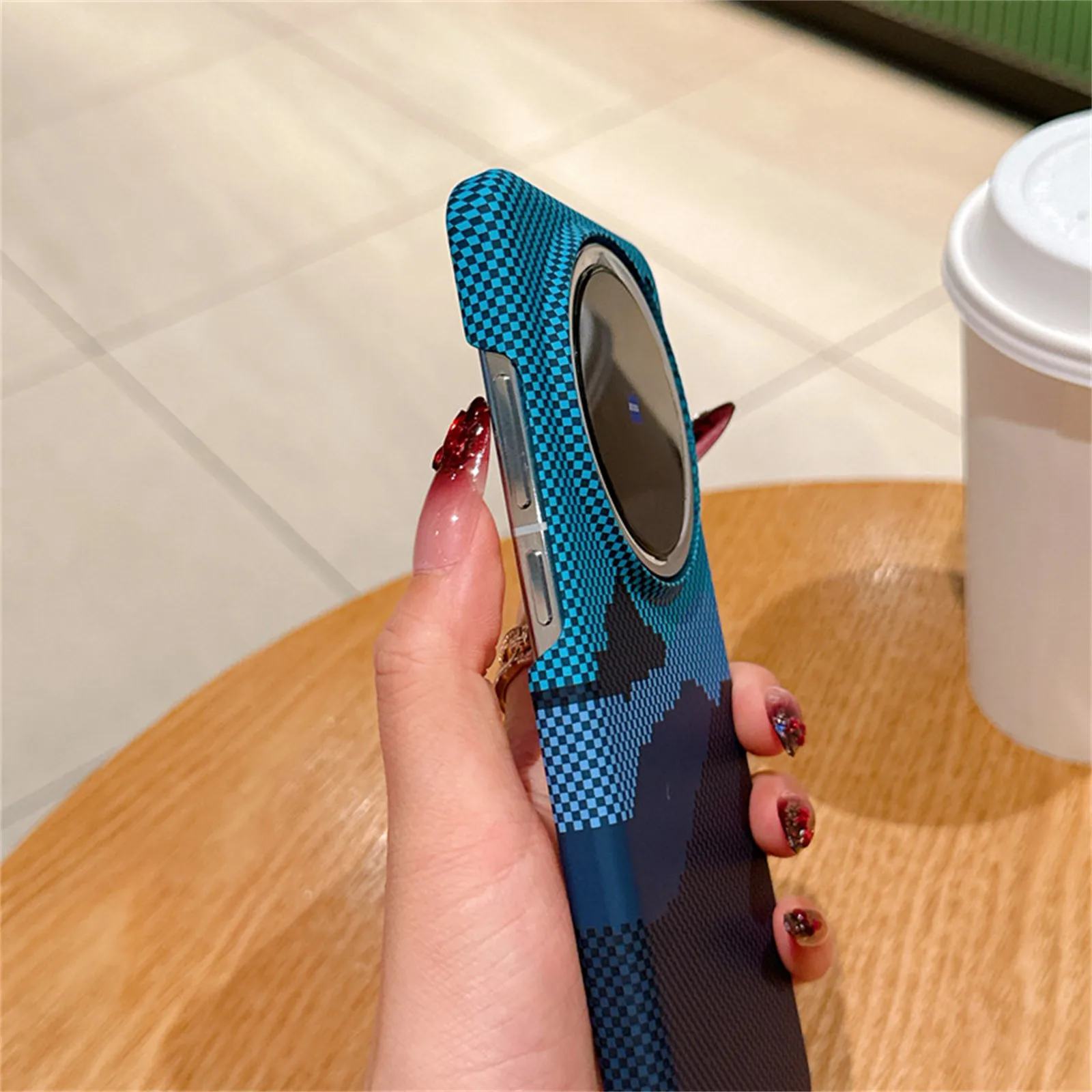 Kevlar Carbon Fiber Magnetic Phone Case - Slim, Anti-Drop Matte Hard Shell