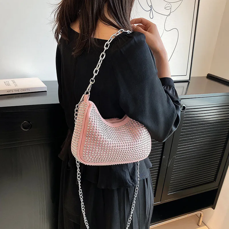 Women Heart-shaped Mini Crossbody Bag Luxury Designer Diamond Embroidery  Messenger Bags Simple Chain Shoulder Handbags Domil105