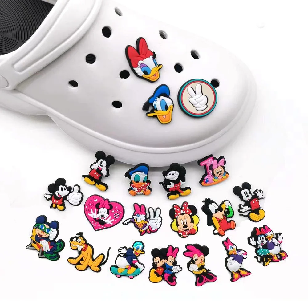 

1pcs Cute Anime Characters Shoe Buckle PVC Mickey Mouse Donald Duck Croo Charms Souvenir Decoration Kid Party X-mas Gift