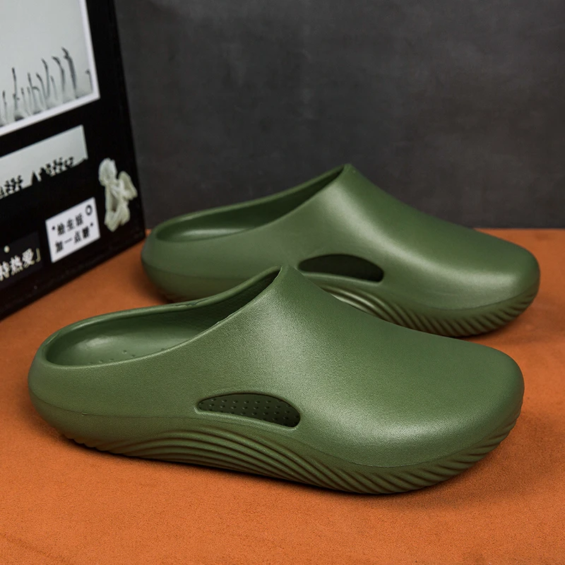 Soft Slippers Summer Slippers Anti Slip Sandals Men Slippers WaterProof Anti Skid Chef Shoe Breathable Slip on Casual Home Slippers Lightweight Beach Sandals Male Garden Clogs