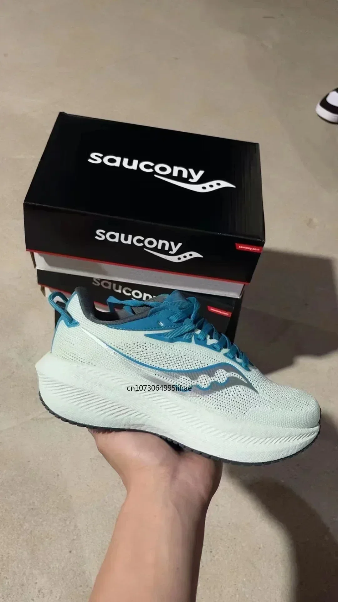 

Original Saucony Victory 21 Men Shockproof Racing Popcorn Outsole Casual Running Shoes Women Sports Cushioning Light Sneakers