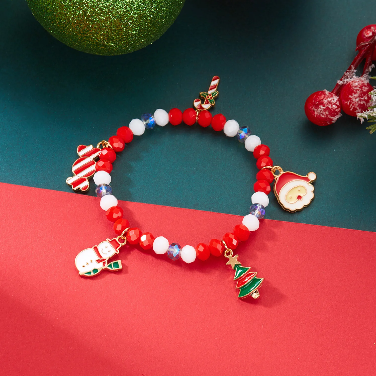 Handgefertigtes Weihnachts-Armband mit Roten Kristallperlen für Frauen, Weihnachtsmann-Zuckerdose-Anhänger-Armband, Festtags-Schmuckgeschenk