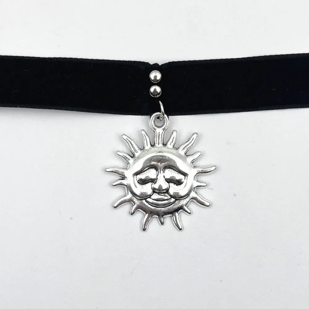 Movie Leon: The Professional Matilda Cosplay Necklace Sun Pendant