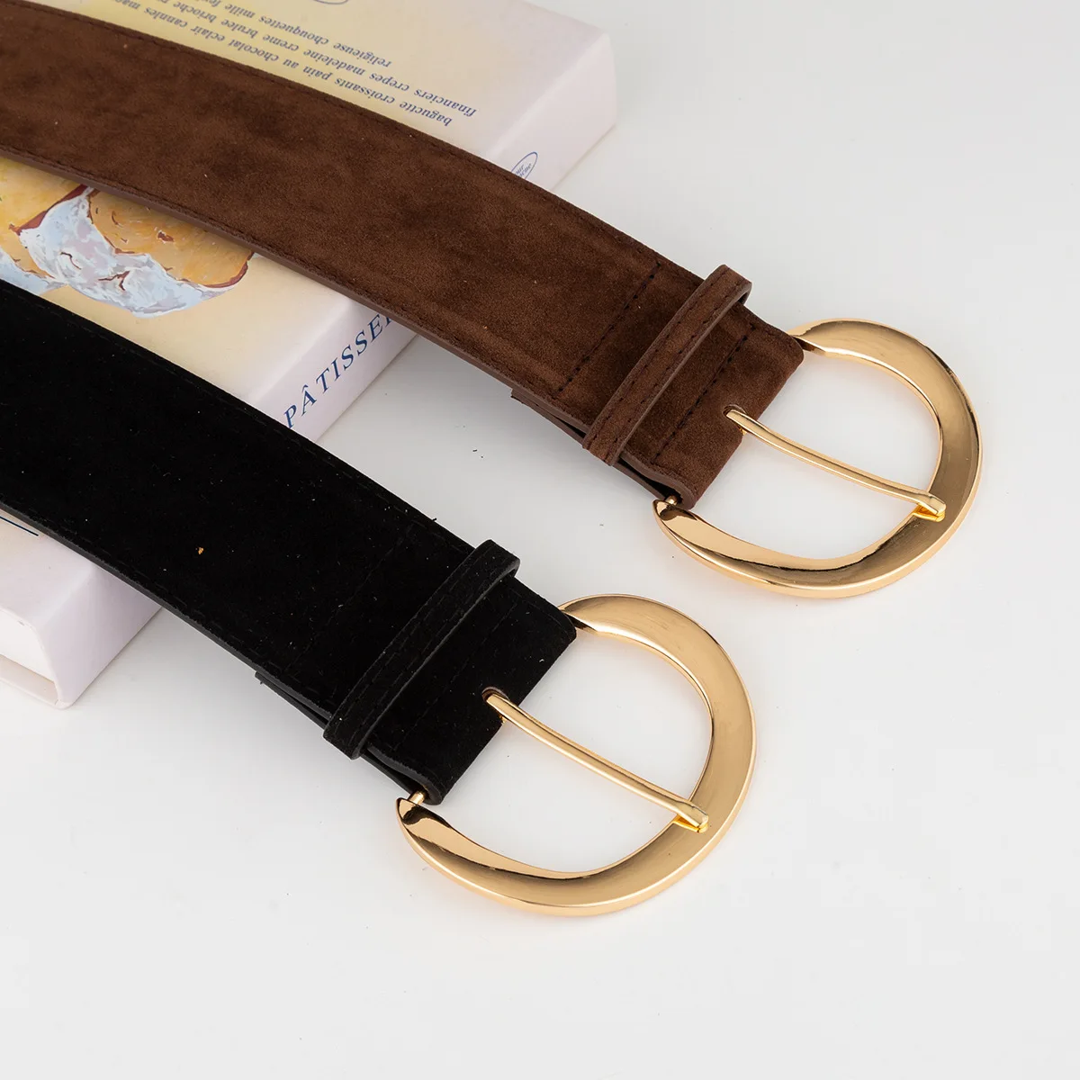 Vintage-Taillenmiedergürtel – minimalistischer breiter Wildledergürtel für Damen, verstellbarer schwarzer Korsettgurt mit Dornschließe für Hosen, Kleider – Detail 10
