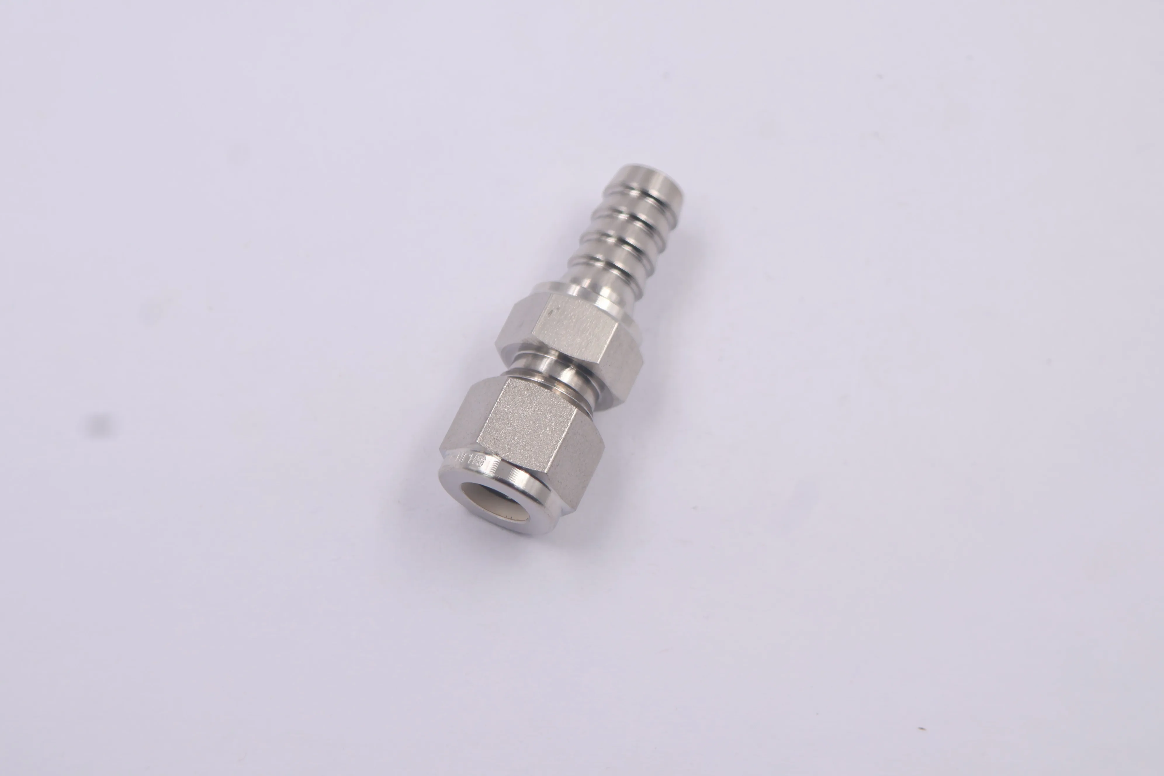 Stainless Steel SS-6-HC-1-600 Connector, 3/8 in. Tube Fitting, 3/8 in. Hose ID, Can Combination with Swagelok