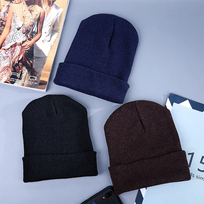 

Однотонная универсальная вязаная шапка, сезон осень-зима, шерстяная шапка, Корейская версия, утолщенная теплая и глянцевая шапка с скрученными краями