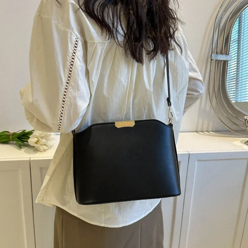 New Candy Color Women Messenger Bags Casual Shell Shoulder Crossbody Bags Fashion Handbags Ladies Party Bag bolsas
