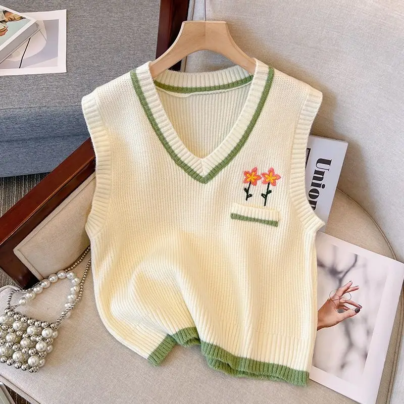 

DUOFAN College Style Knitted Vest Women 2023 Spring Autumn Flower Embroidery Design V-Neck Sleeveless Jumpers Female Tank Tops