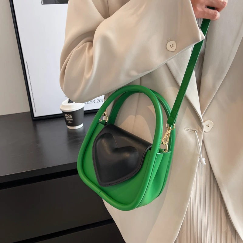 Heart Messenger Bag Women's Bag 2022 Trend Small Luxury Designer Handbag PU Leather Crossbody Shoulder Bag Cute Tote Shopper Bag