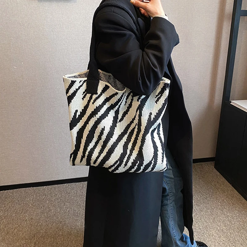 A VACATION【FAN ZEBRA TOTE BAG】 A VACATION【FAN ZEBRA TOTE BAG】