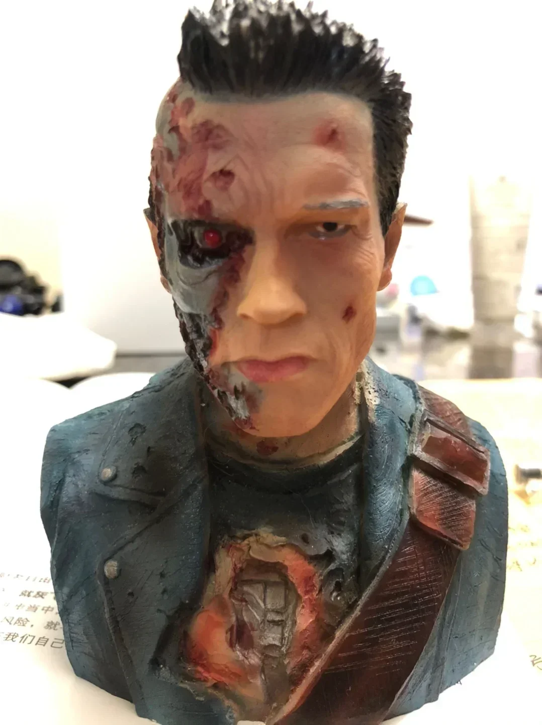 

[TML] 24cm Terminator T800 1:4 Bust Arnold Schwarzenegger resin figure statue toy Battle Damage Collection model home decoration
