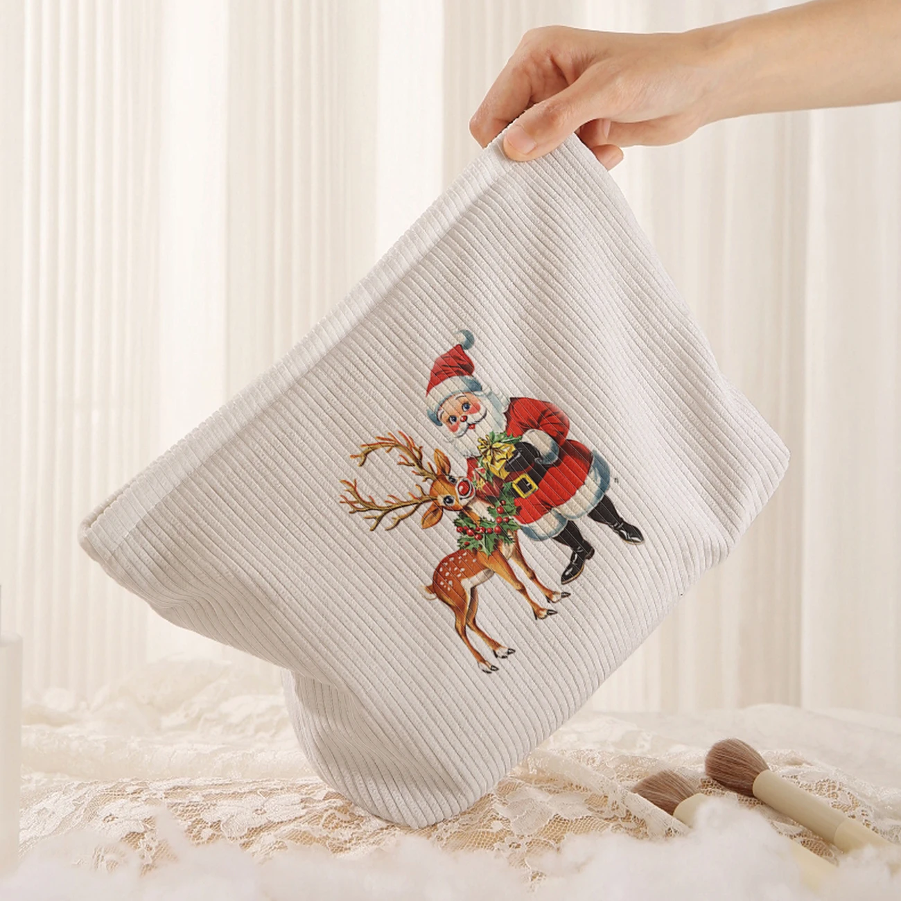 1 Christmas themed corduroy makeup bag, lightweight zipper makeup storage box, multifunctional bag with lining