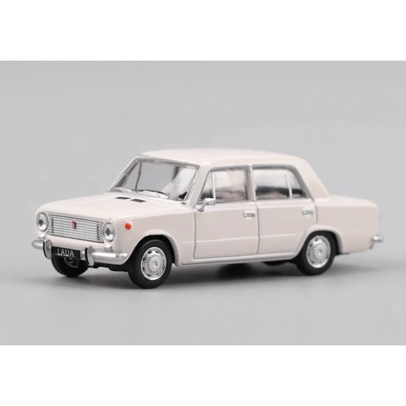 다이캐스트 1/64 스케일 페르카 라다 1970 빈티지 클래식 세단 2101 2105 FSO 폴로네즈 합금 자동차 모델 컬렉션 장식품