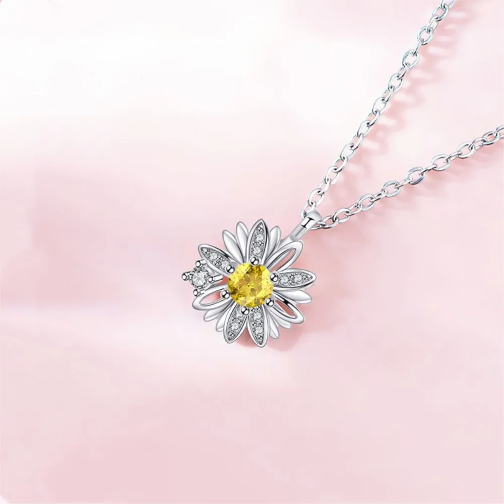 Light Luxury Zircon Daisy Flower Pendant Necklace for Women Exquisite  High Quanlity Sense Clavicle Chain Party Jewelry Gifts