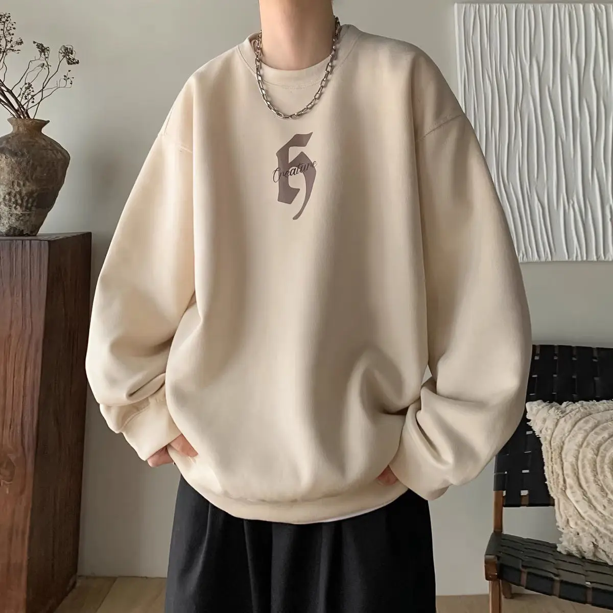 

American retro letter pattern round neck sweatshirt for men in autumn and winter high street handsome loose lazy style jacket