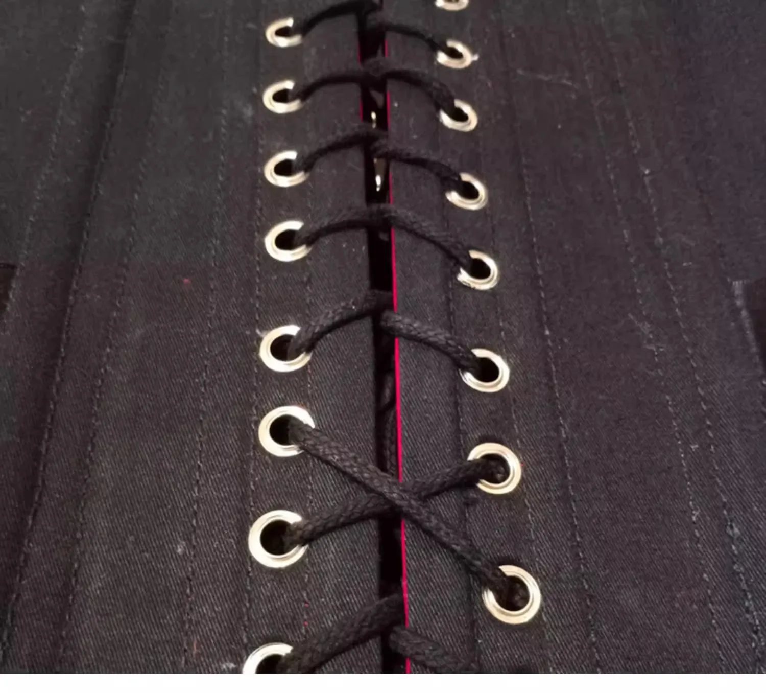 Women Corset Vest With Locks Bustier Gothic Underbust Lace Up Back Steel Boned Tops Waist Slimmer Stage Costume Patent Leather 5