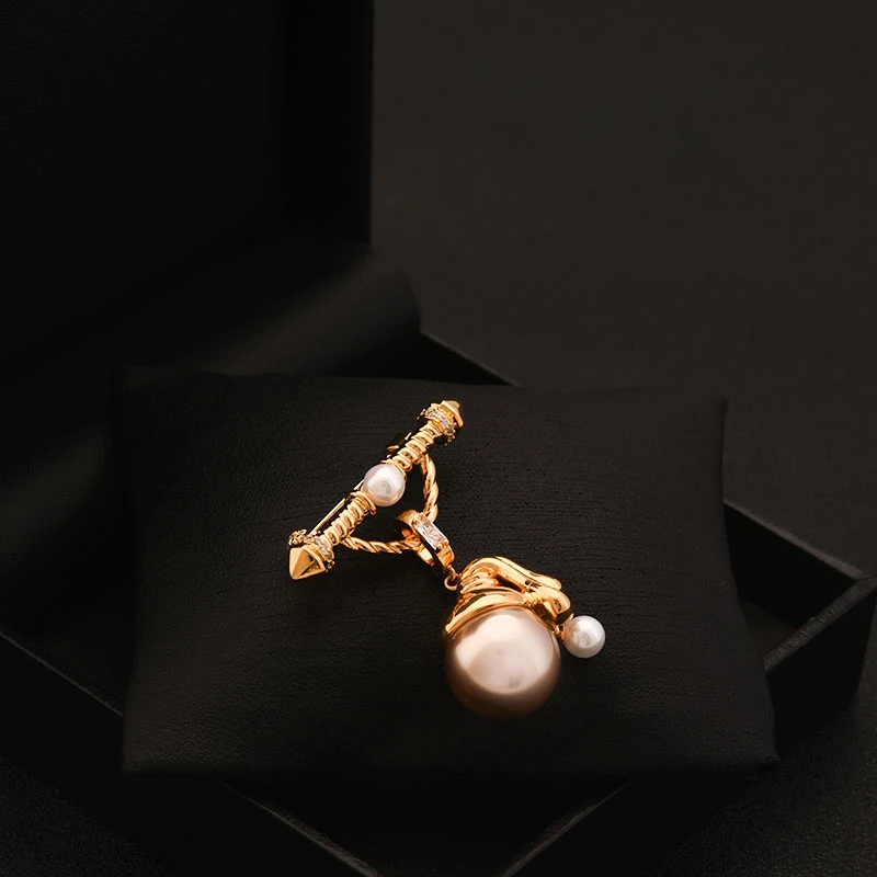 Fashion Girl Brooch with Pearl Earrings Women's Luxury High-End Pendant Sweater Coat Pin Clothes  Accessories Jewelry Gifts 6151