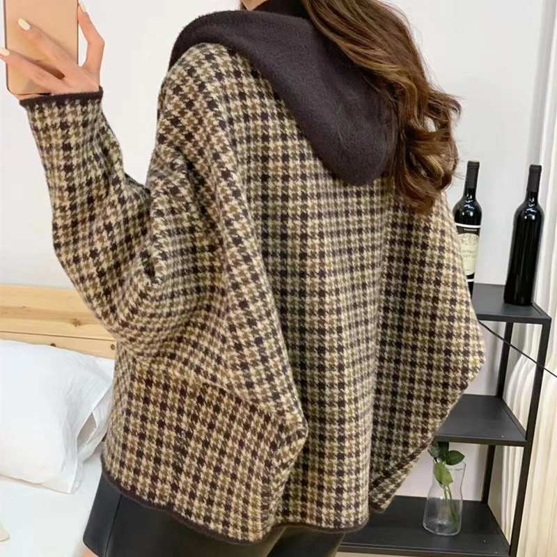Vintage Plaid Women's Sweater Jacket - Image 2
