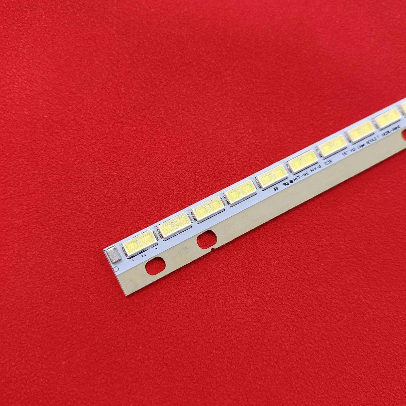 Рисунок 6 - Фонарь для подсветки 55 дюймов V13 Edge REV0