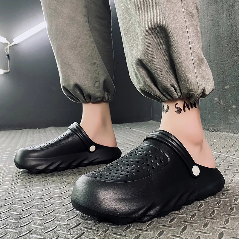 

2023 Summer Men Slippers Women Clogs Sandals EVA Fashion Hollow Breathable Garden Sandals Outdoor Beach Shoes Couples Sandals