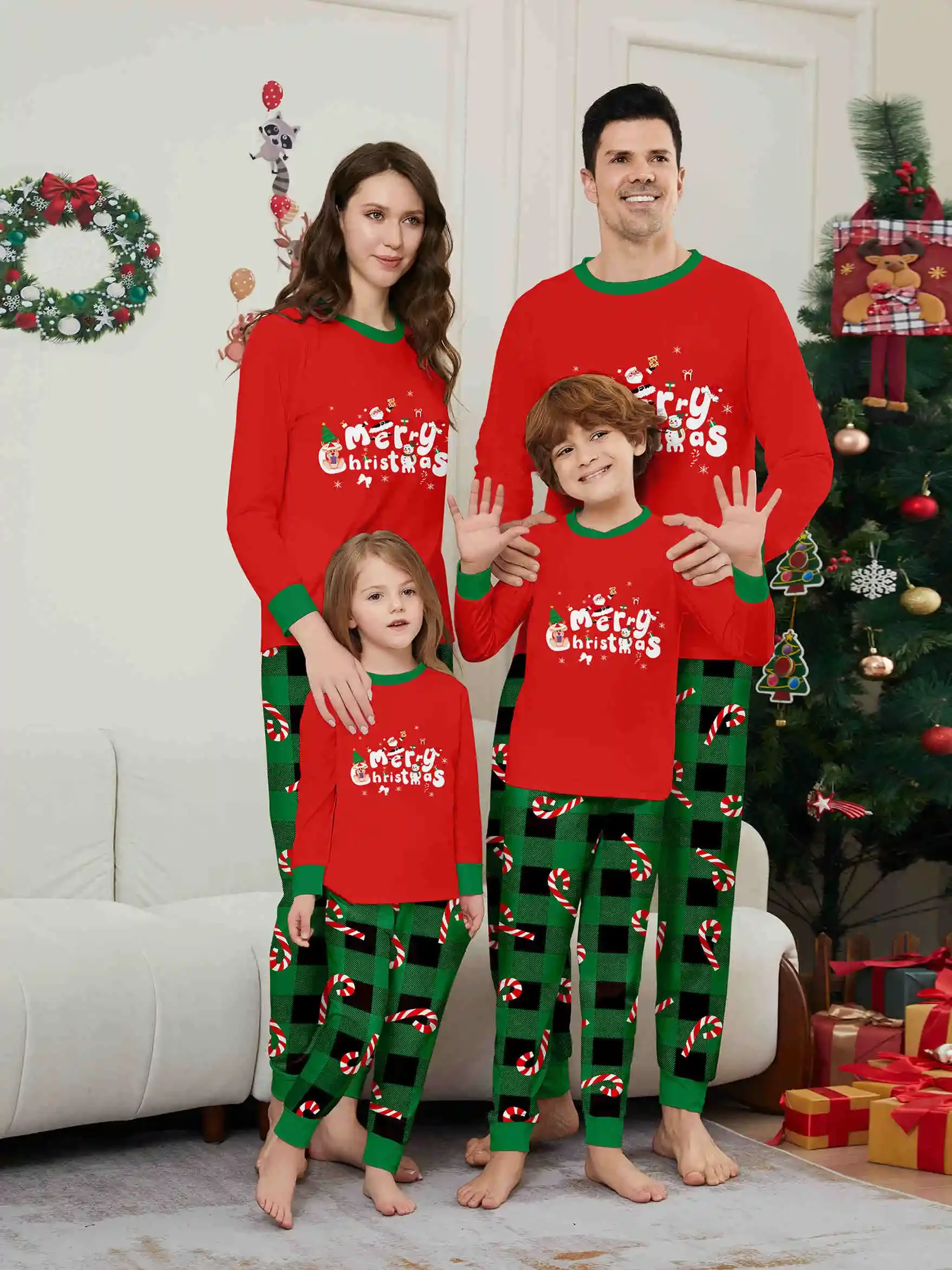 thumbnail image 2 of Conjunto de pijamas familiares con estampado de Feliz Navidad, ropa a juego para adultos y niños, traje holgado y suave de 2 piezas, pijama para bebé y perro, pijama familiar de Navidad, 2 of 5