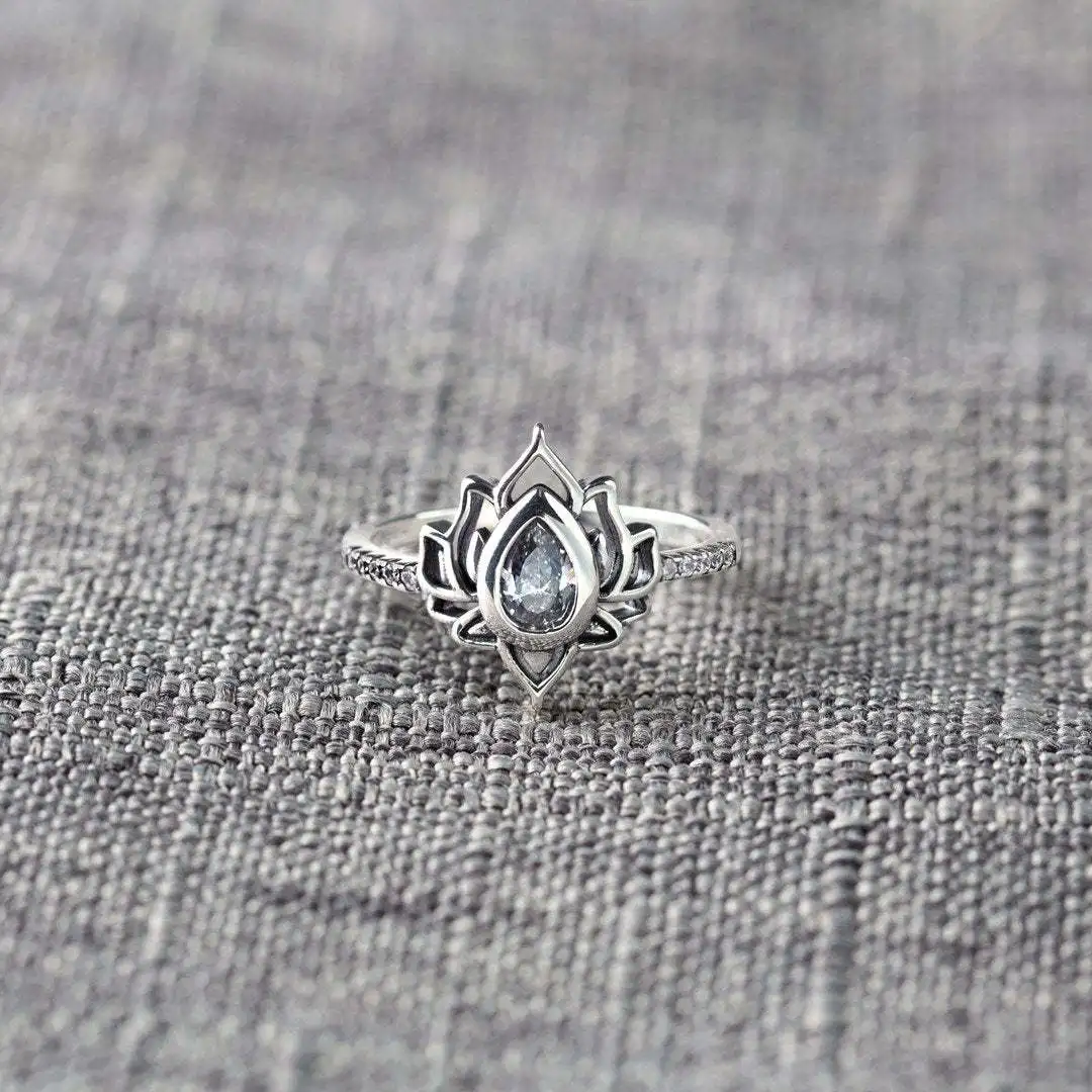 Фото Vintage Lotus Flower Rings for Women Simple Trend Zircon Wedding Ring Personality Creative Bosnian Rings Fashion Jewelry Gift №4