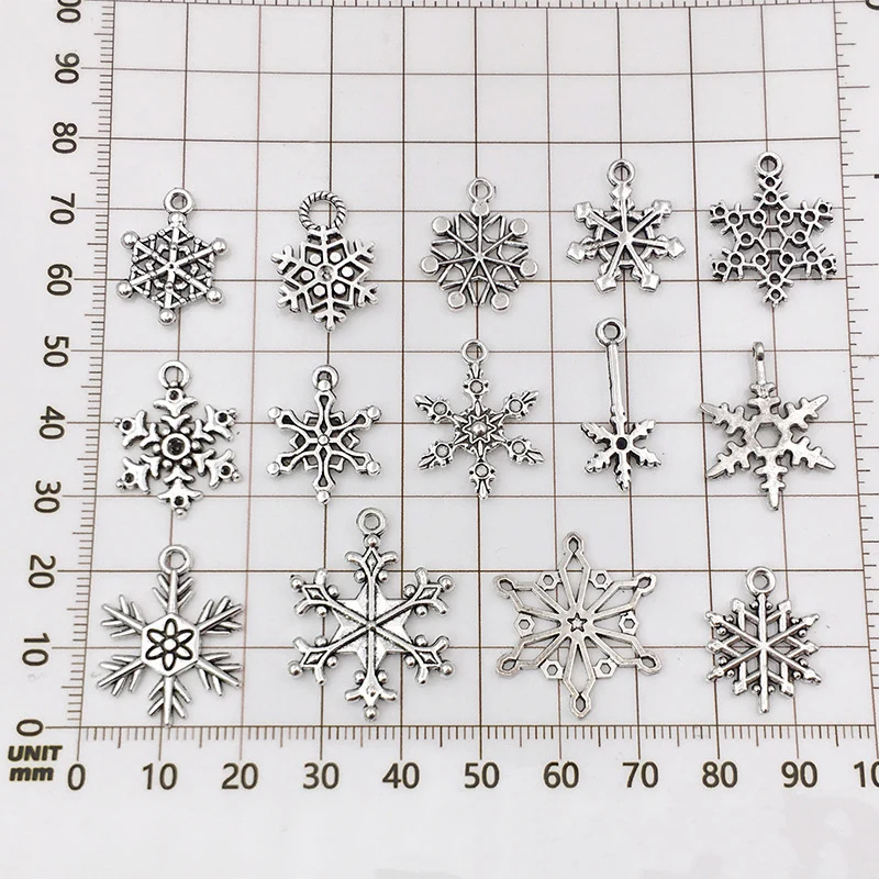 14Pcs/pack 1cm-2.5cm Mixed Silver Alloy Snowflake Pendant Christmas Decoration Metal Hollowed Out Snowflake Handmade Gift Label