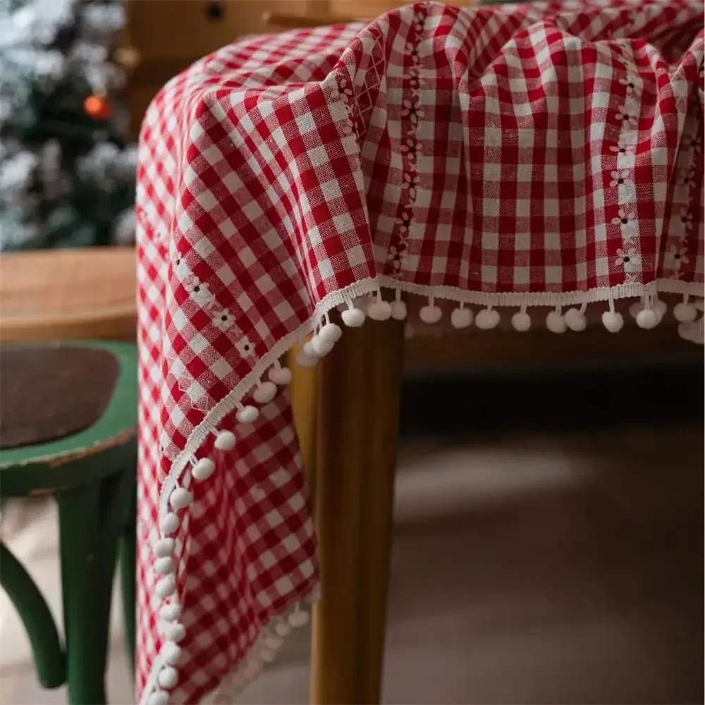 

Rectangular Tablecloth for Christmas Red Plaid Snow Printed Cotton Table Cover Mat with Tassels for Dinning Table Home Decor