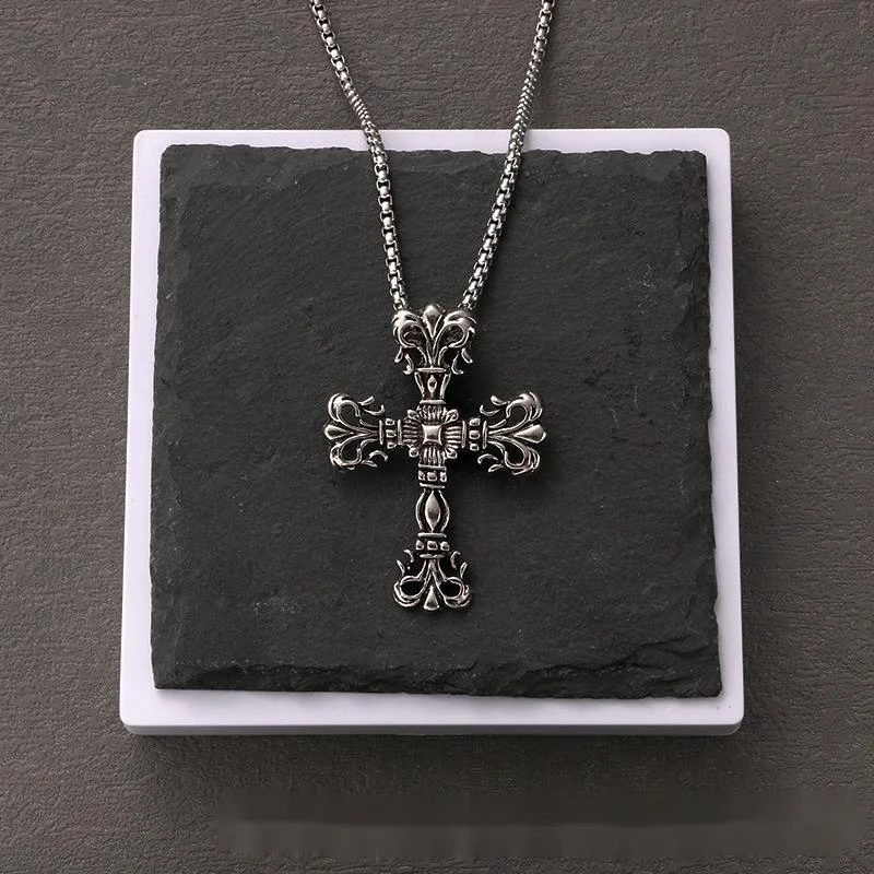 Collier pendentif en acier titane pour homme, style punk, accessoires non conventionnels, collier en croix creuse, danse hip-hop, collier pour femme_voghion.com