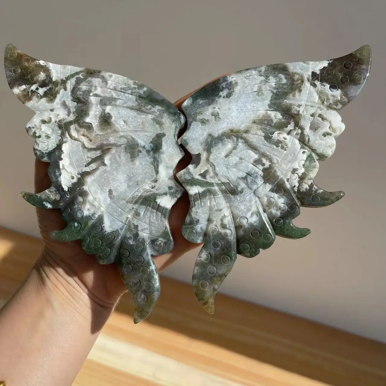 13-15cm Natural Energy Moss Agate Hand-Carved Butterfly Wings Home Decoration Gift Natural quartz crystal ++++ send bracket 5