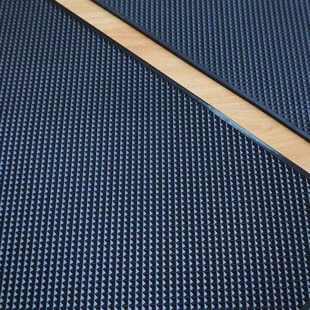 자동차 편의성과 안전성 향상을 위한 다목적 대시보드 미끄럼 방지 매트