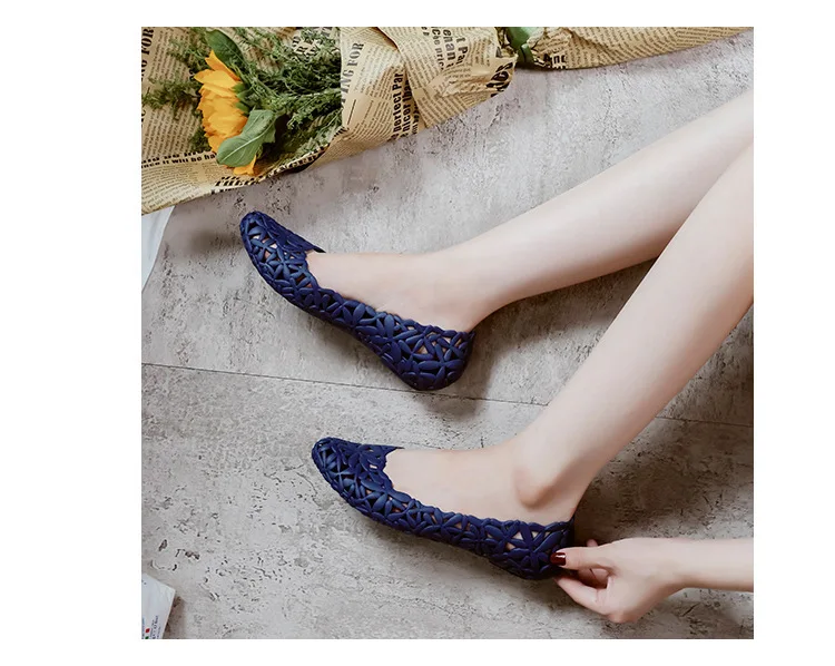 S84f95a8c0e0241a8a06448a258e914c44 Durable Women’s Black Jelly Flats Non-slip Breathable Casual Sandals
