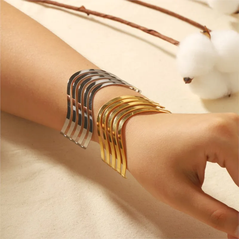 ANENJERY 316L Stainless Irregular Wave Bracelet for Women Exaggerated Personality Bracelet Simple Daily Party Jewelry Accssory